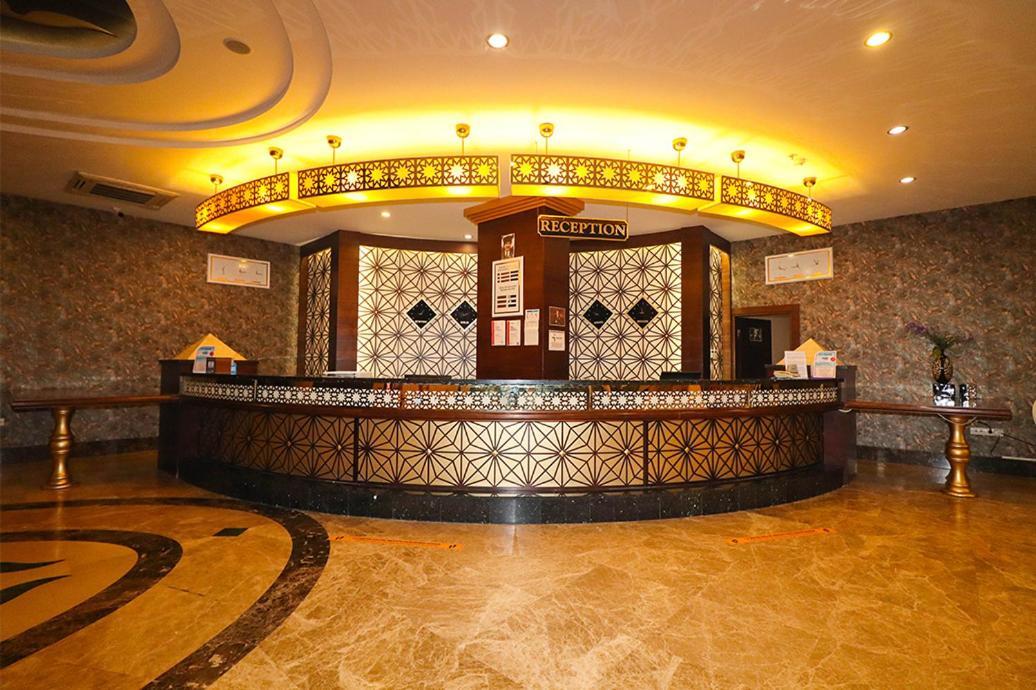 מנבגט Throne Beach Resort & Spa מראה חיצוני תמונה