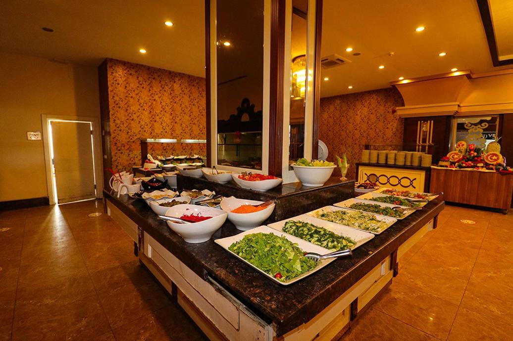 מנבגט Throne Beach Resort & Spa מראה חיצוני תמונה