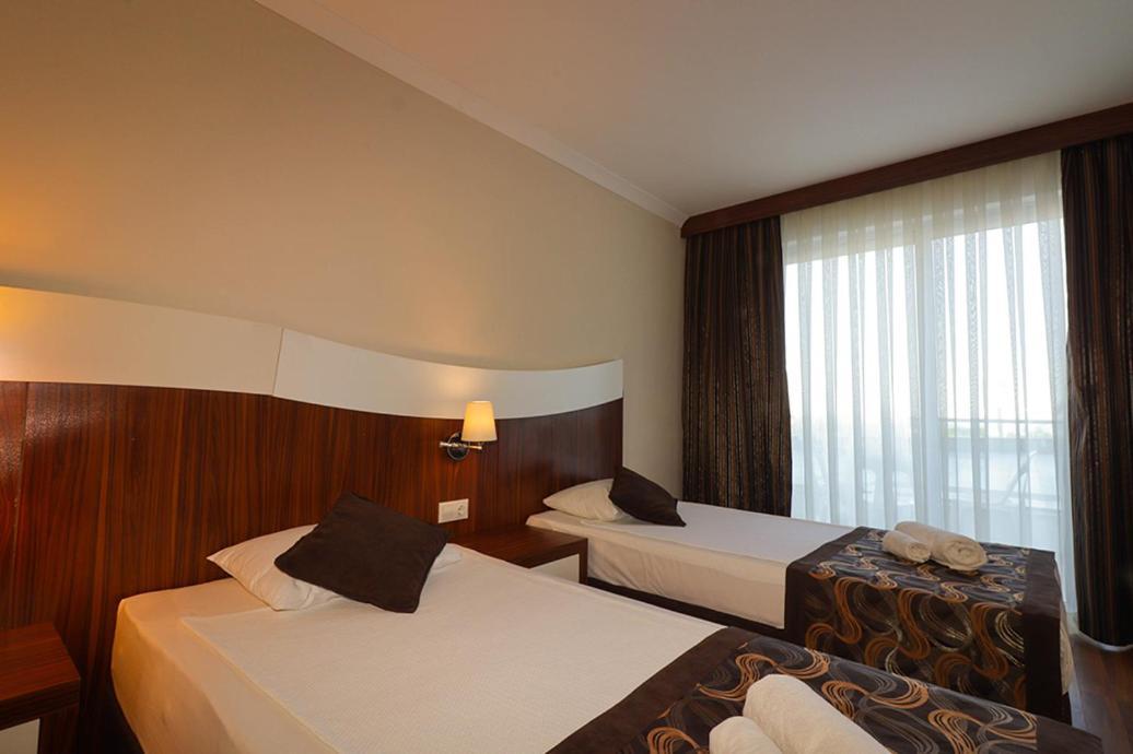 מנבגט Throne Beach Resort & Spa מראה חיצוני תמונה