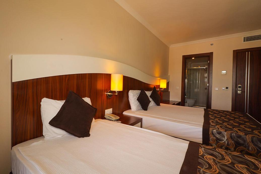 מנבגט Throne Beach Resort & Spa מראה חיצוני תמונה