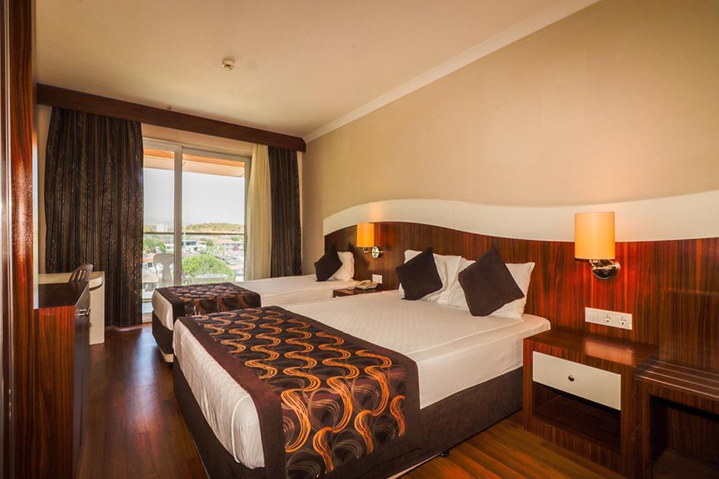 מנבגט Throne Beach Resort & Spa מראה חיצוני תמונה
