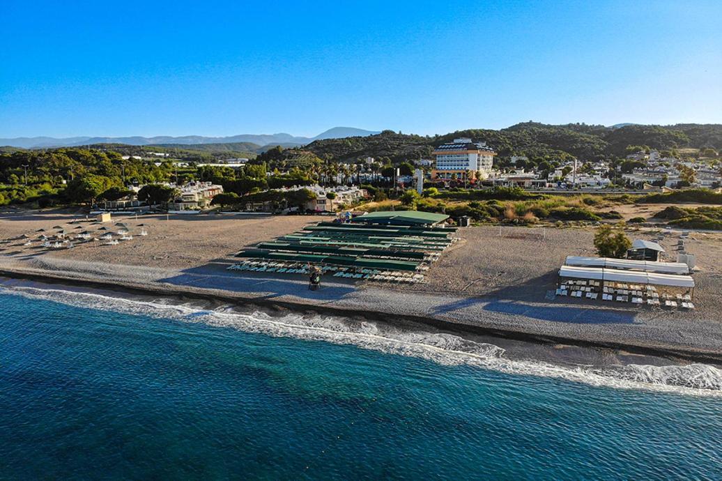 מנבגט Throne Beach Resort & Spa מראה חיצוני תמונה