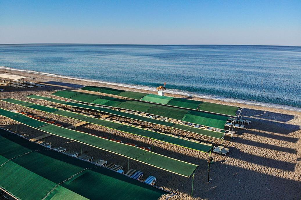 מנבגט Throne Beach Resort & Spa מראה חיצוני תמונה