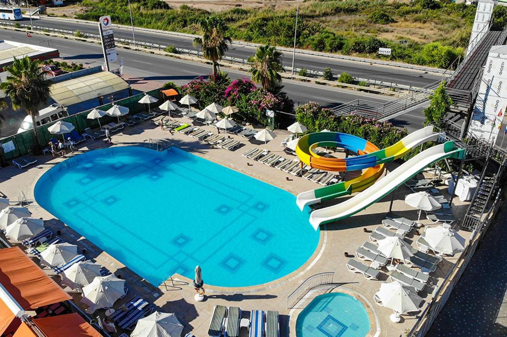 מנבגט Throne Beach Resort & Spa מראה חיצוני תמונה